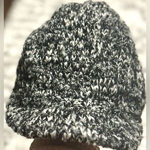 ‼️RARE‼️🎸Scala🎸🔥NWT🔥Knit Brim Hat in Black/White
